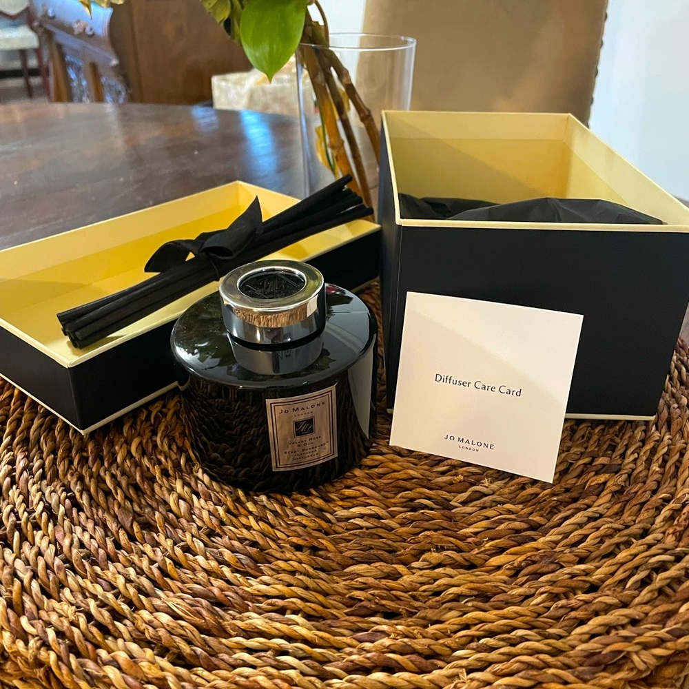 Jo Malone London Velvet Rose Oud Diffuser.